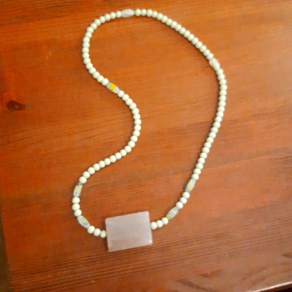 Necklace Prehnite Stones - Picture 1 of 3